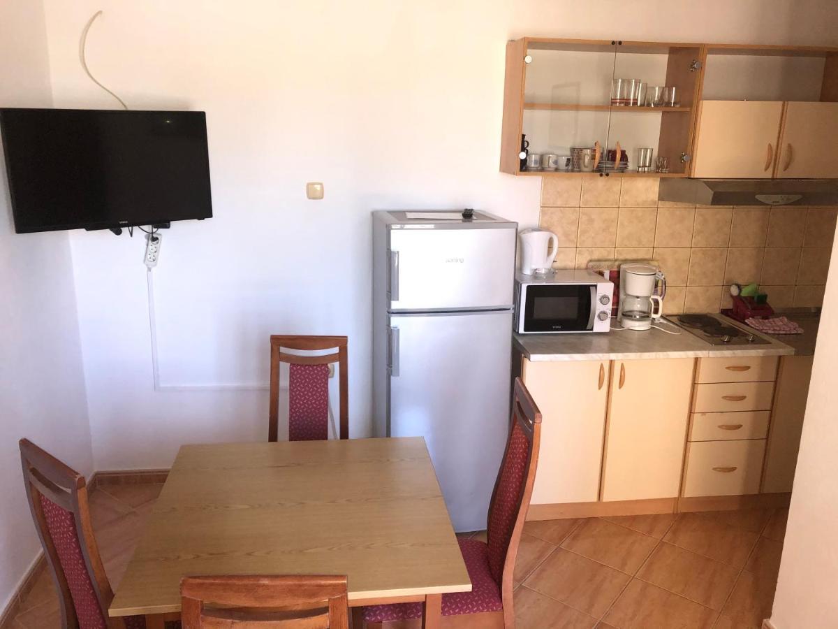 Apartments Damir 2838 Lopar Rum bild